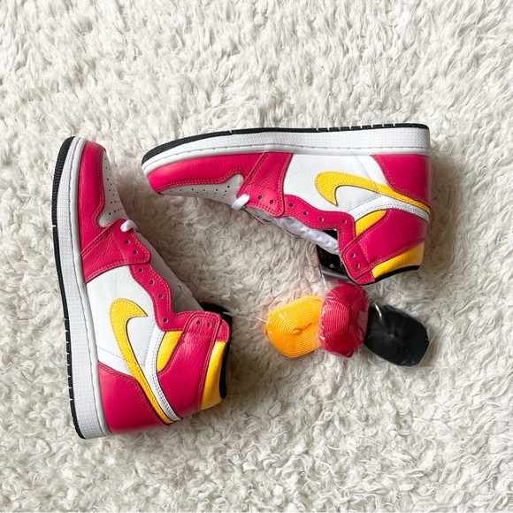 Nike | Air Jordan 1 Retro High OG - Picture 7 of 8